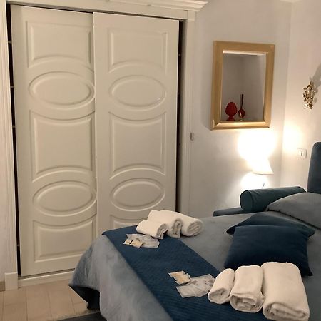 Tinnyhouse Наполи Екстериор снимка