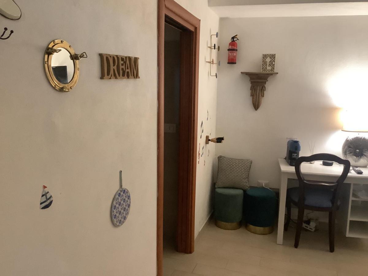 Tinnyhouse Наполи Екстериор снимка