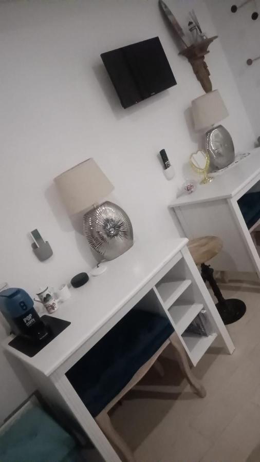 Tinnyhouse Наполи Екстериор снимка